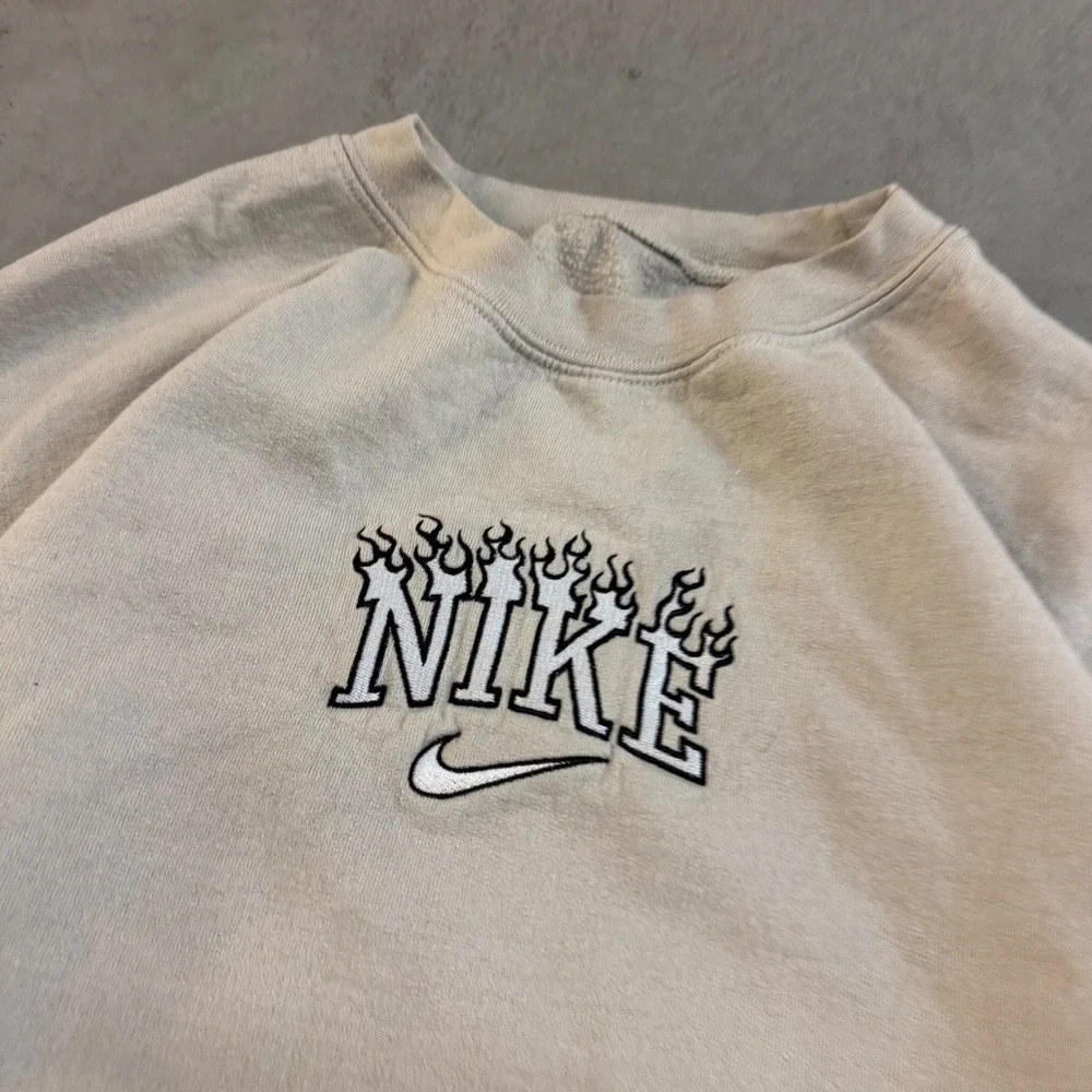 2000s y2k nike flame‎ center swoosh crewneck sweatshirt